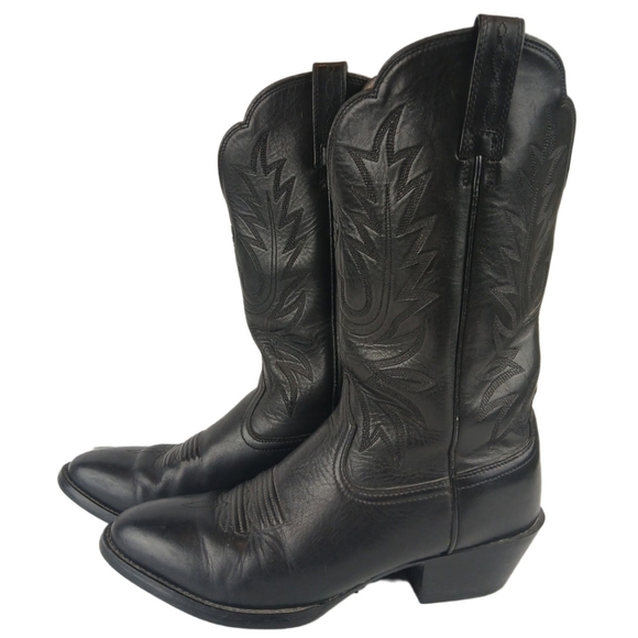 Ariat - Picture 10 of 16